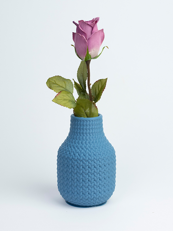 Vaso blu in termoplastica Breeze con fiore
